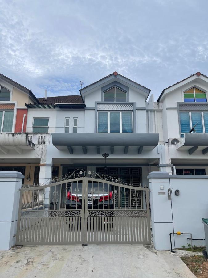 Austin Perdana 5Mins To Aicc Opposite Hsi Villa Johor Bahru Buitenkant foto
